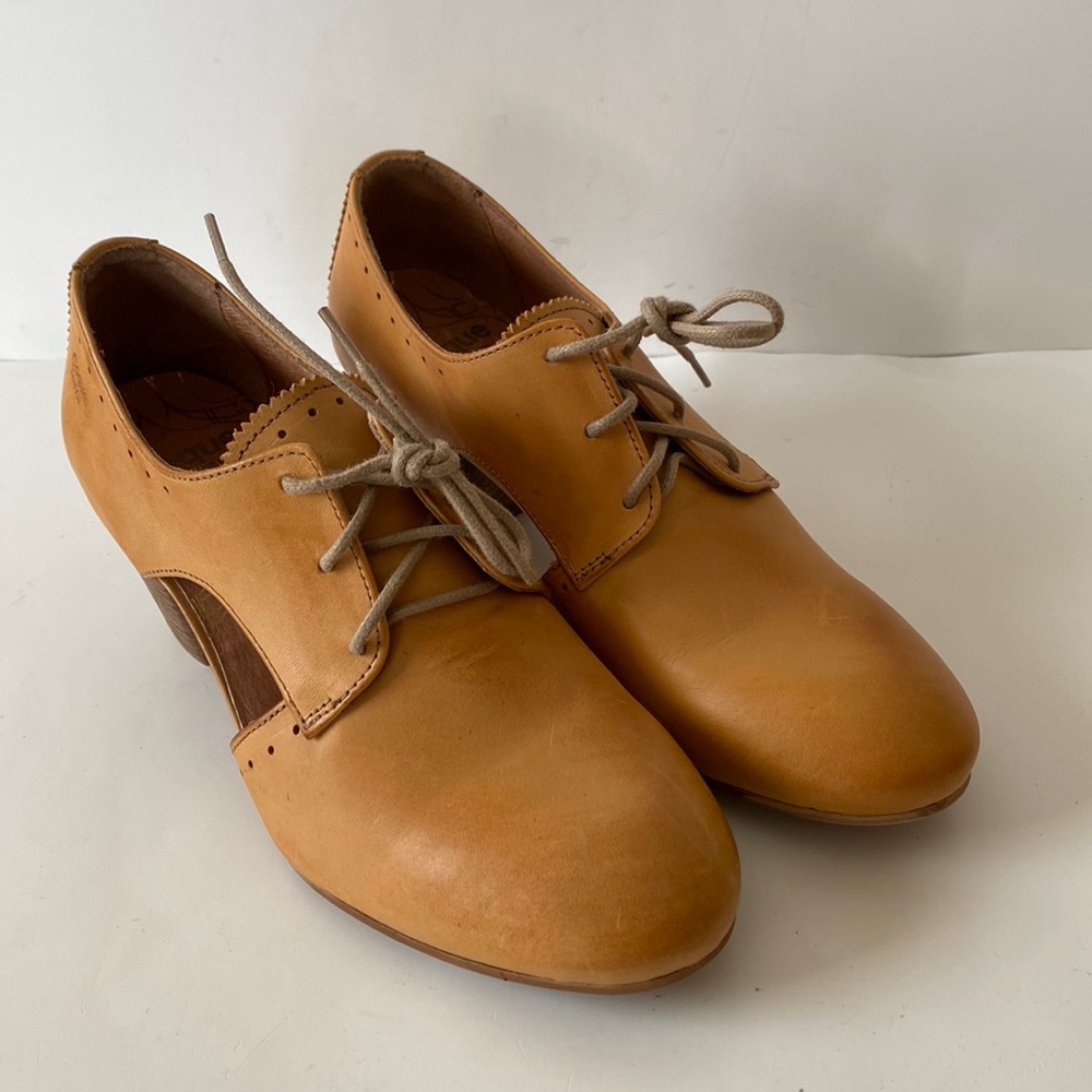 NWOT Anthropology X Coque Terra Leather Oxford Block Heel-Ocher yellow EU38-US 7
